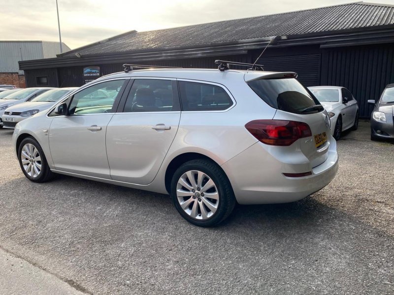 VAUXHALL ASTRA