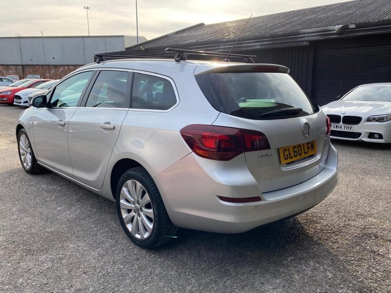 VAUXHALL ASTRA