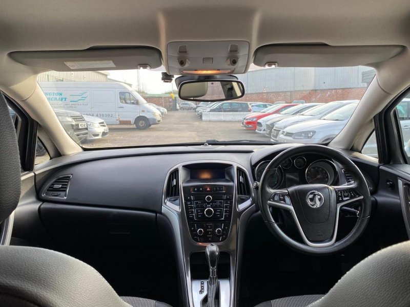 VAUXHALL ASTRA