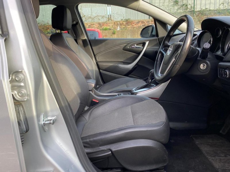 VAUXHALL ASTRA