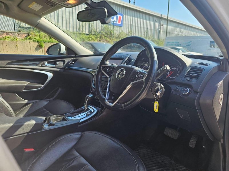 VAUXHALL INSIGNIA
