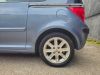 PEUGEOT 1007