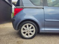 PEUGEOT 1007