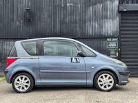 PEUGEOT 1007