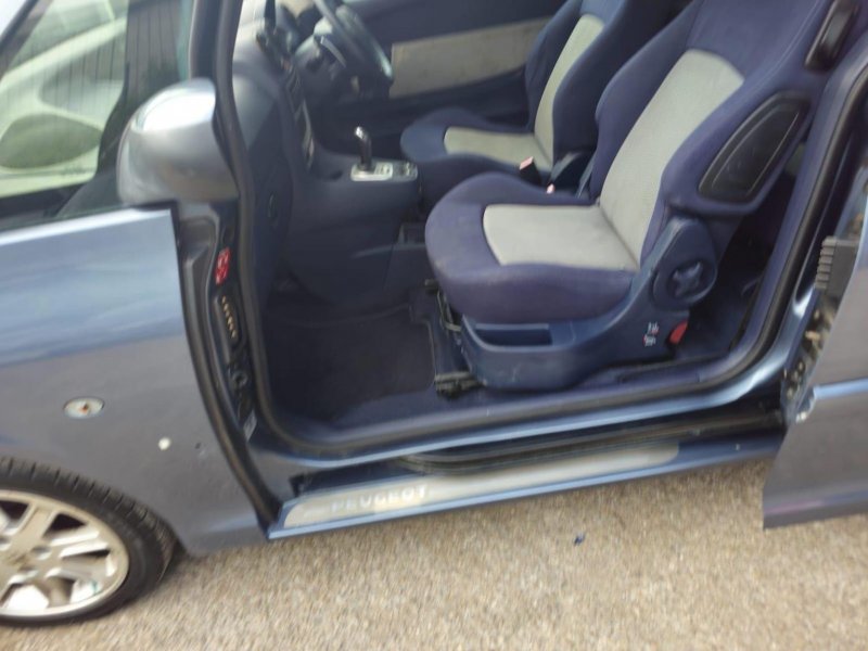 PEUGEOT 1007