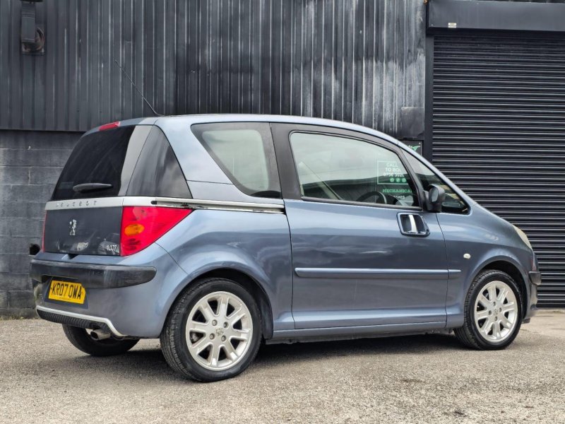 PEUGEOT 1007