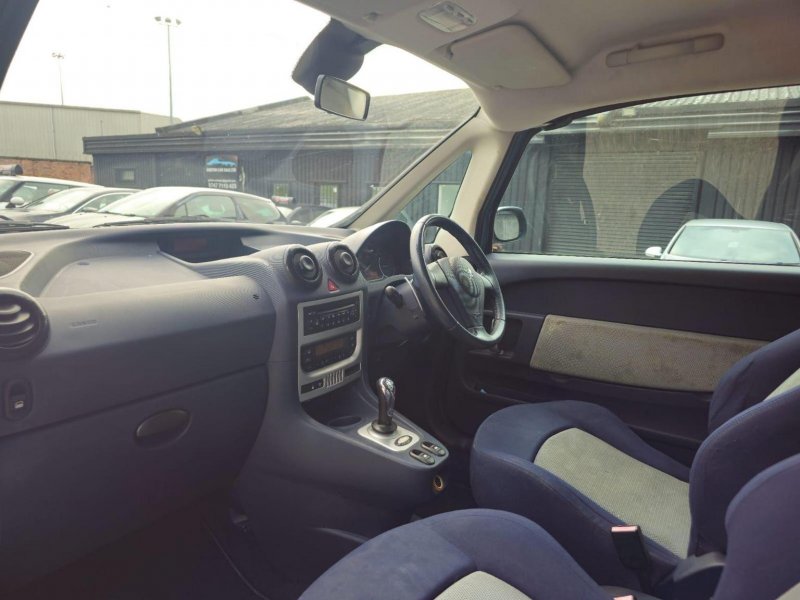 PEUGEOT 1007
