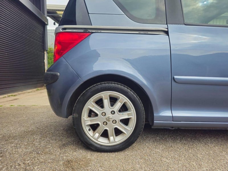 PEUGEOT 1007