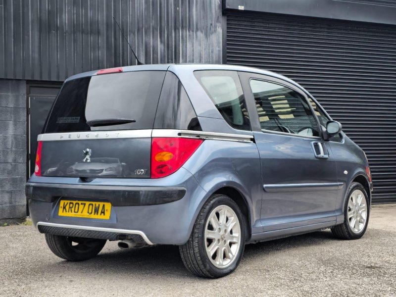 PEUGEOT 1007