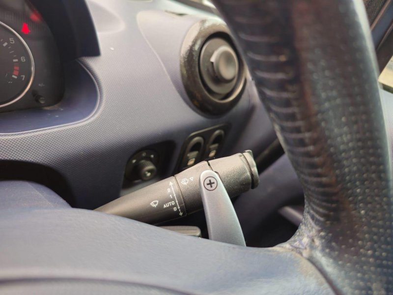 PEUGEOT 1007