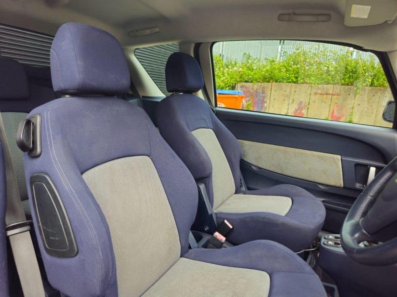 PEUGEOT 1007