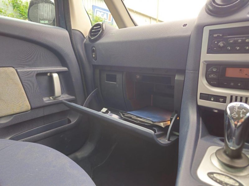 PEUGEOT 1007