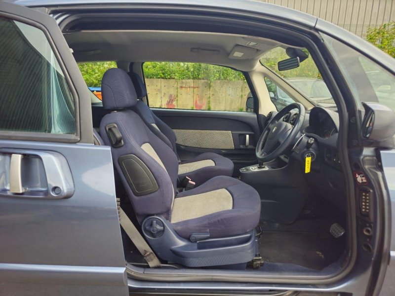 PEUGEOT 1007