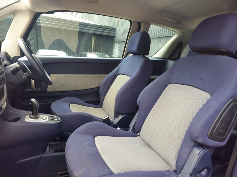 PEUGEOT 1007