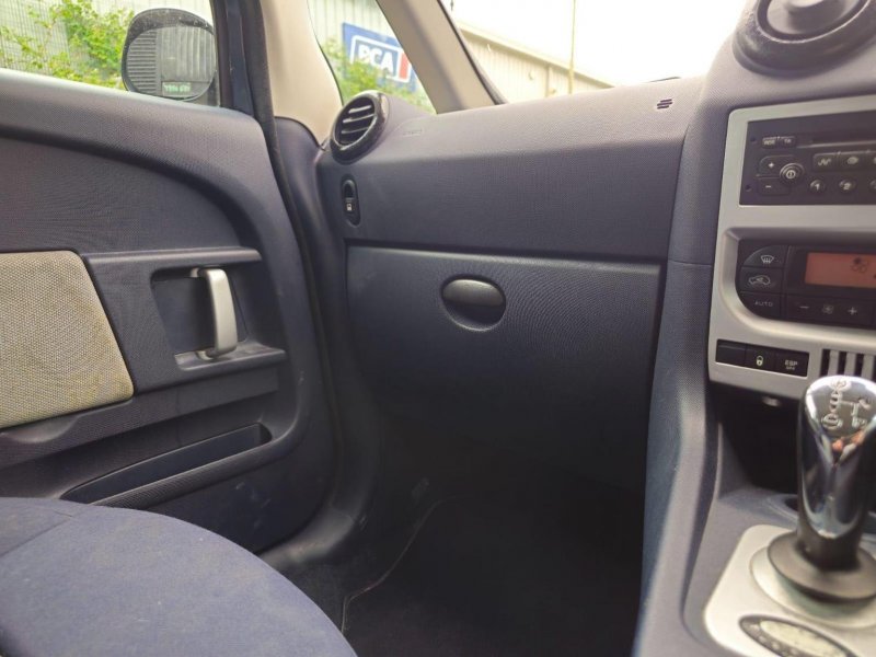 PEUGEOT 1007