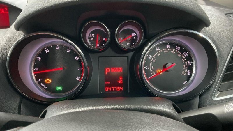 VAUXHALL MOKKA