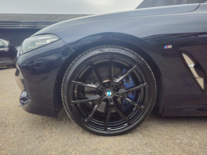 BMW 8 SERIES