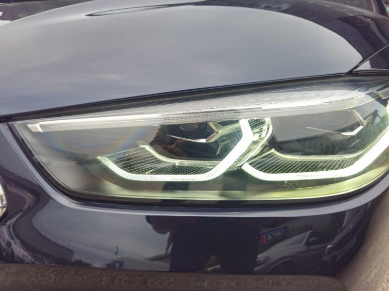 BMW 8 SERIES