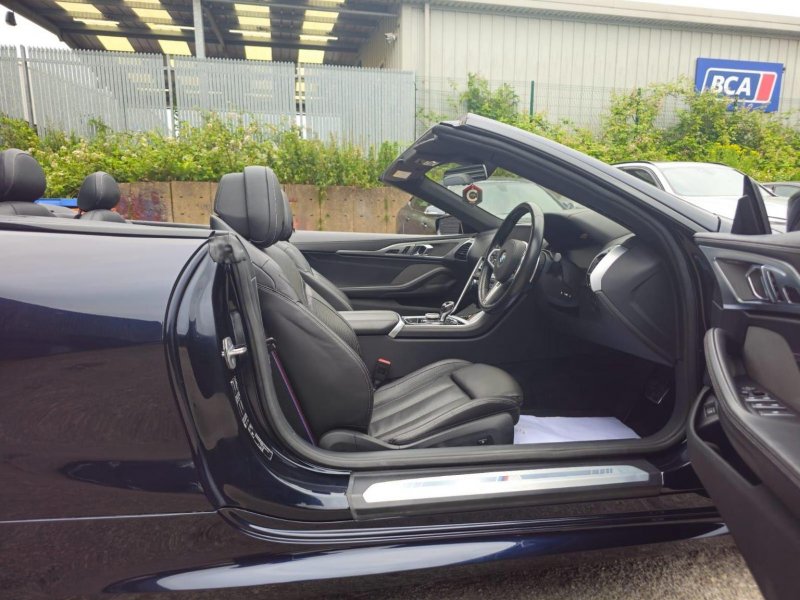 BMW 8 SERIES